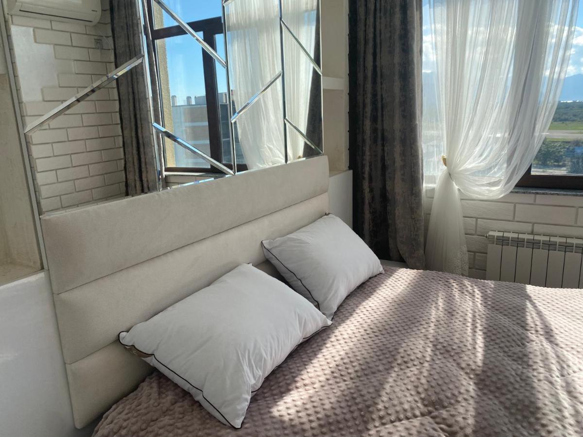 Jasmine Apartment In New Bulvar Batumi Eksteriør billede